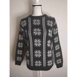 3/$20 Vintage Sergio Valente Chunky Knit White Black Snowflake Nordic Sweater